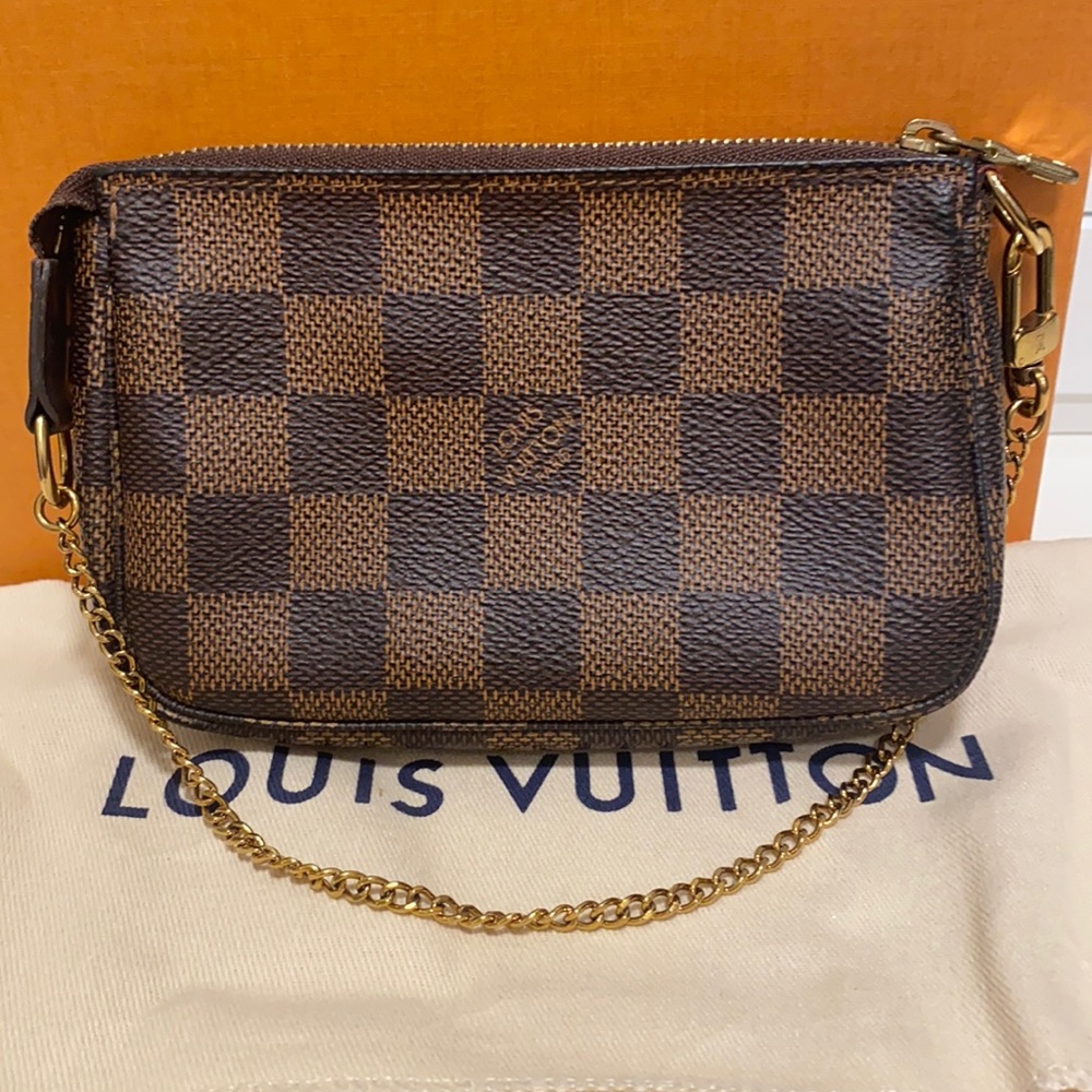 Louis Vuitton Pochette Accessoires